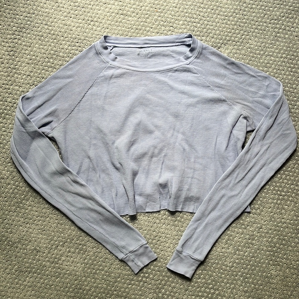 Brandy Melville Cropped Waffle Long Sleeve Top — Light Blue